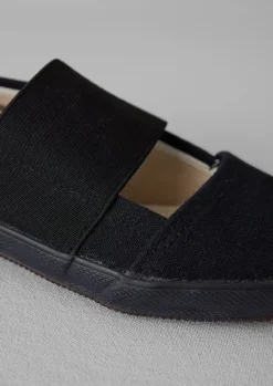 Pras Canvas Pumps